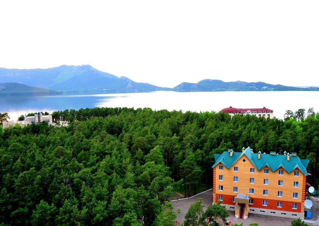 Hotel Nurlytau Borovoe Buitenkant foto